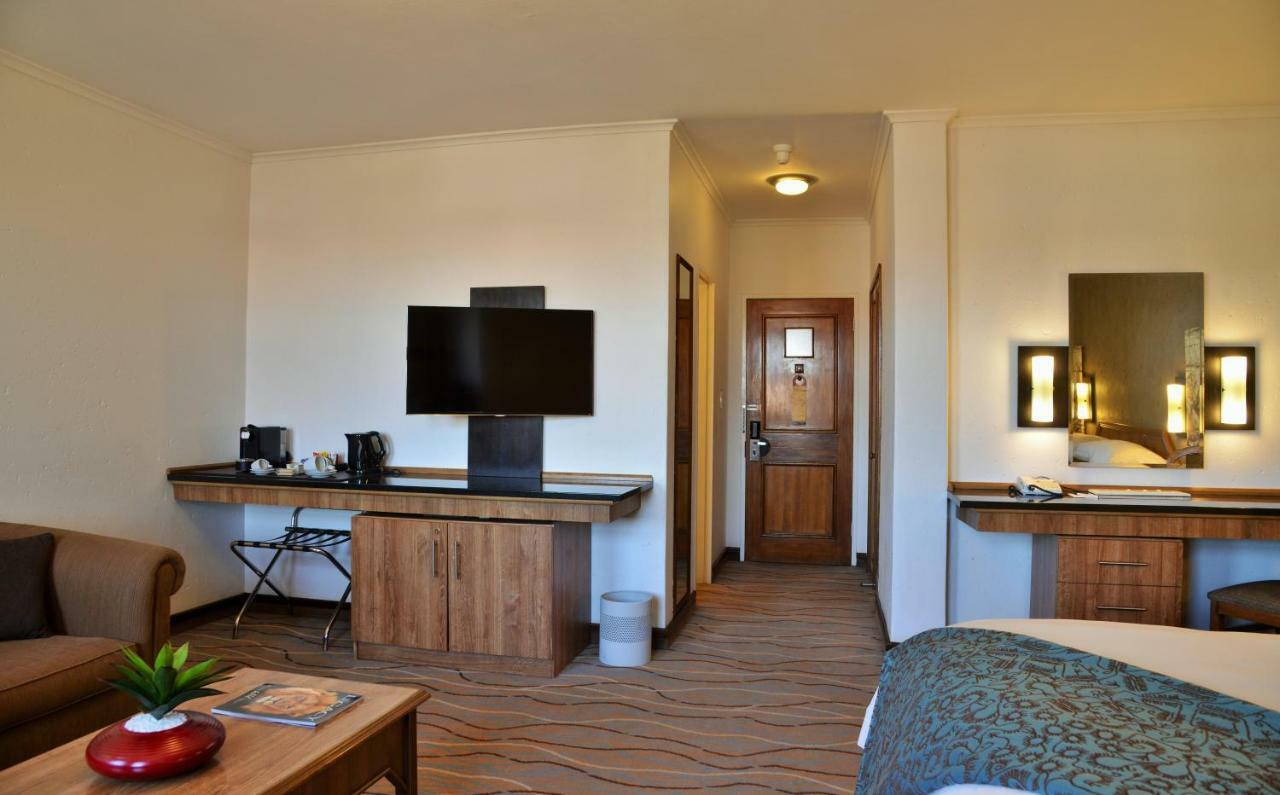 The Centurion Hotel Eksteriør billede